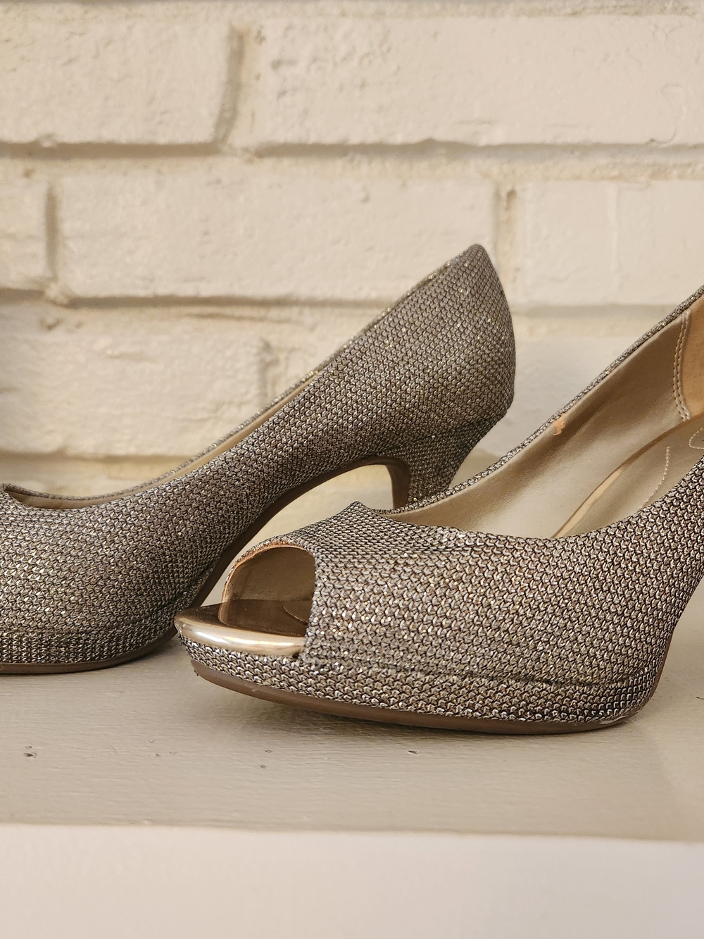 Bandolino Silver Metallic Peep-Toe Heels